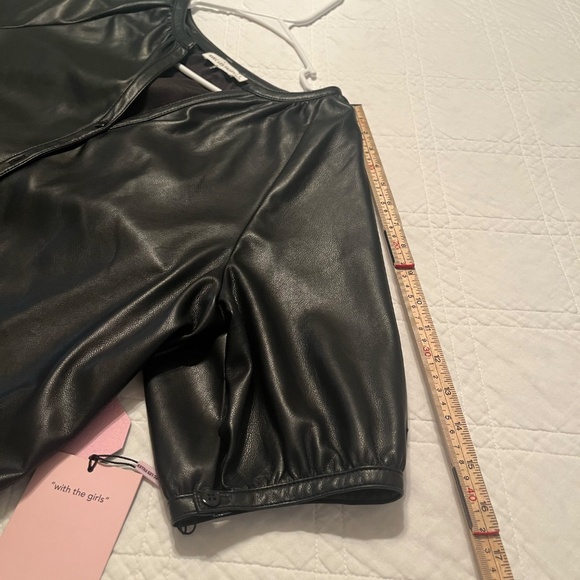 Avec Les Filles NWT Black Faux Leather Short Sleeve Button-Up Blouse Large NEW - Picture 13 of 13